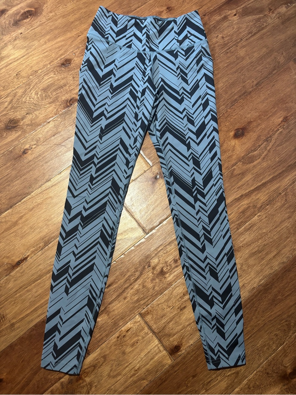 Women’s Nike Dri-Fit Leggings Black/Gray 27.5” Size XS - Excellent Condition!